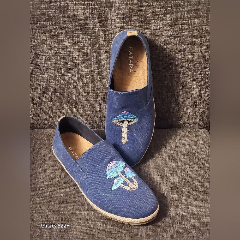 PATARA MEN,S BLUE SLIP-ON Shoes with Mushroom Embroidery Size 9. NWOT. - Picture 2 of 11